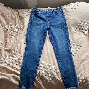 American Eagle Medium Wash Skinny Jeans